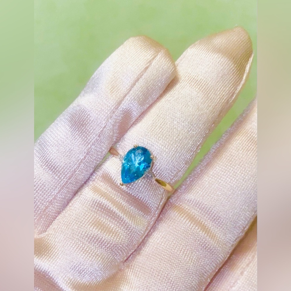 14 K Gold & Blue Teardrop Topaz & Diamonds 💎 Ring - Picture 4 of 5
